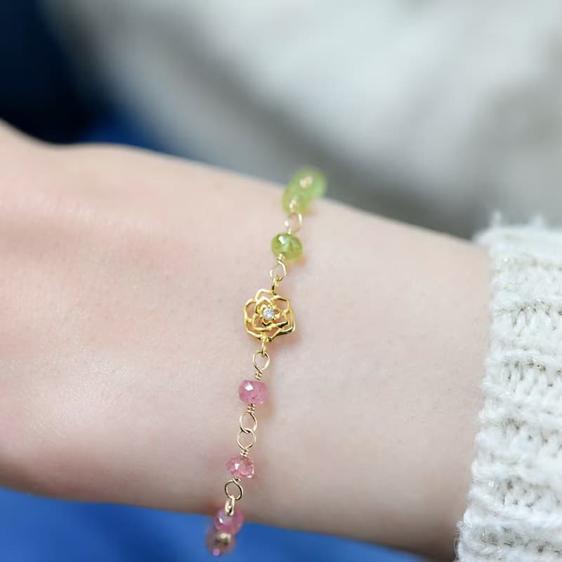 太陽の石ペリドットと愛を育む力のピンクトルマリン 桜のブレスレット