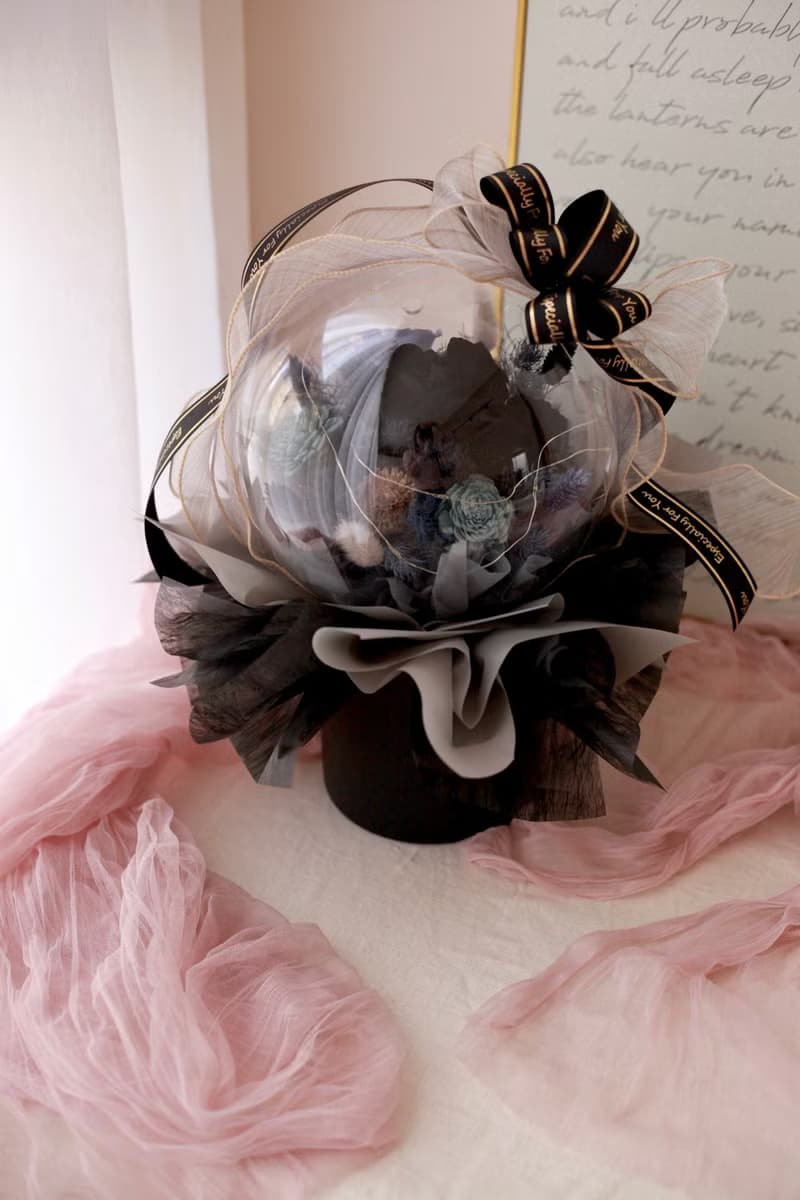 墨羽之境。開幕 祝賀 升遷 20吋光球抱抱桶永生花束