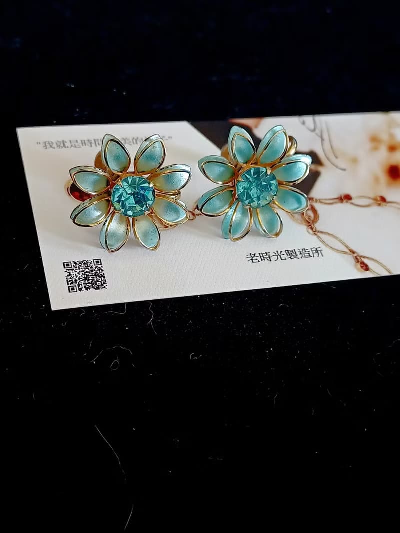 vintage jewelry Bugbee Niles 古董雛菊萊茵琺瑯 夾式耳環