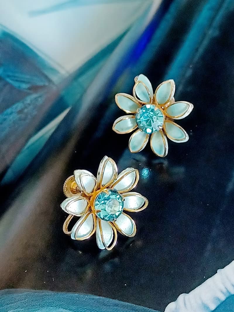 vintage jewelry Bugbee Niles 古董雛菊萊茵琺瑯 夾式耳環