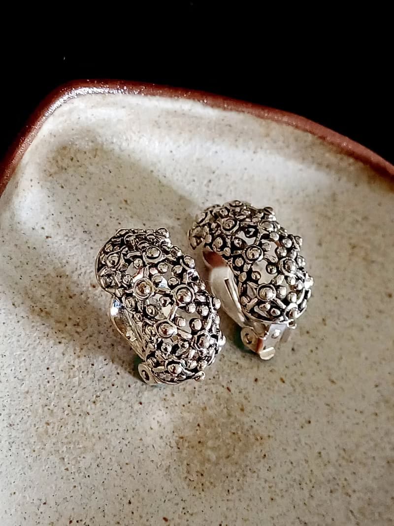 vintage jewelry  典雅簍空纏枝 夾式耳環