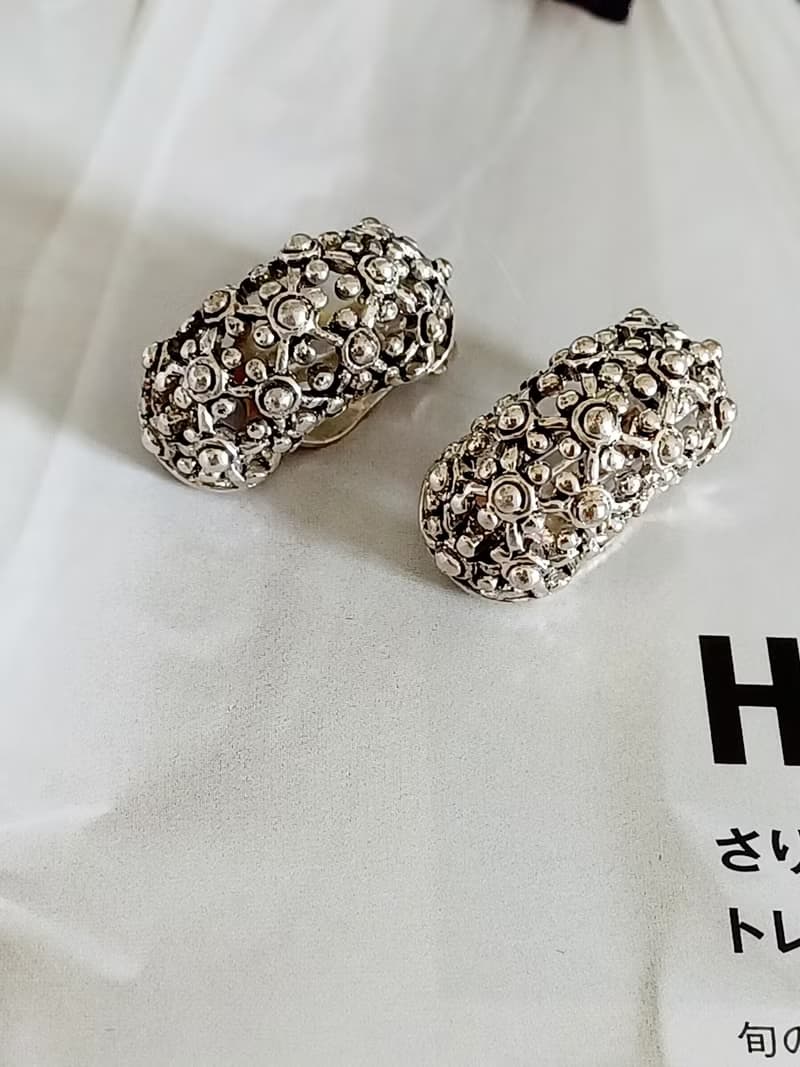 vintage jewelry  典雅簍空纏枝 夾式耳環