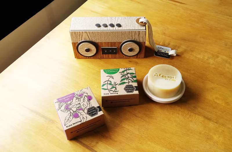手工肥皂 2 入裝禮物盒 手提收音機造型 5 - 棕色/木質紋