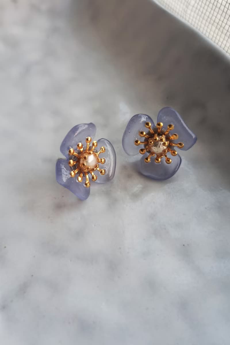 淡水珍珠三瓣花耳環  藍/灰