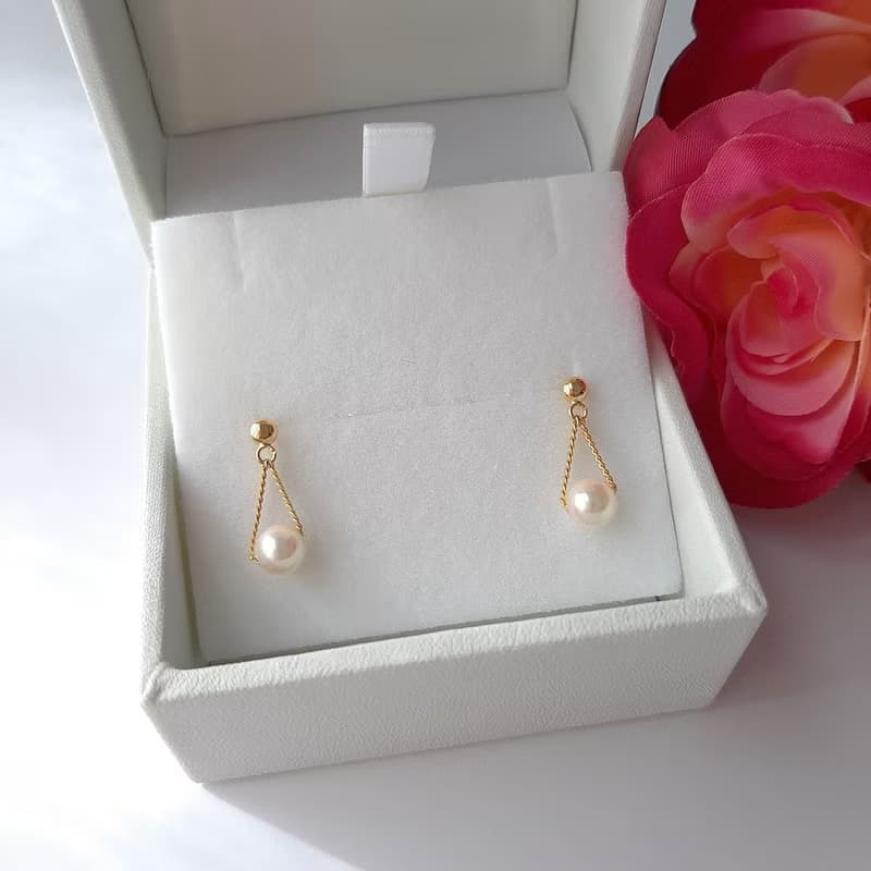 K18 デザインピアス あこや真珠 パールピアス あこやパール 日本の真珠 pearl earrings  珍珠耳環 珍珠耳环 진주귀걸이