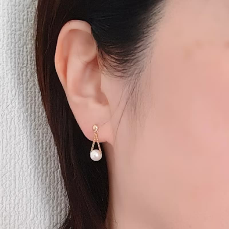 K18 デザインピアス あこや真珠 パールピアス あこやパール 日本の真珠 pearl earrings  珍珠耳環 珍珠耳环 진주귀걸이