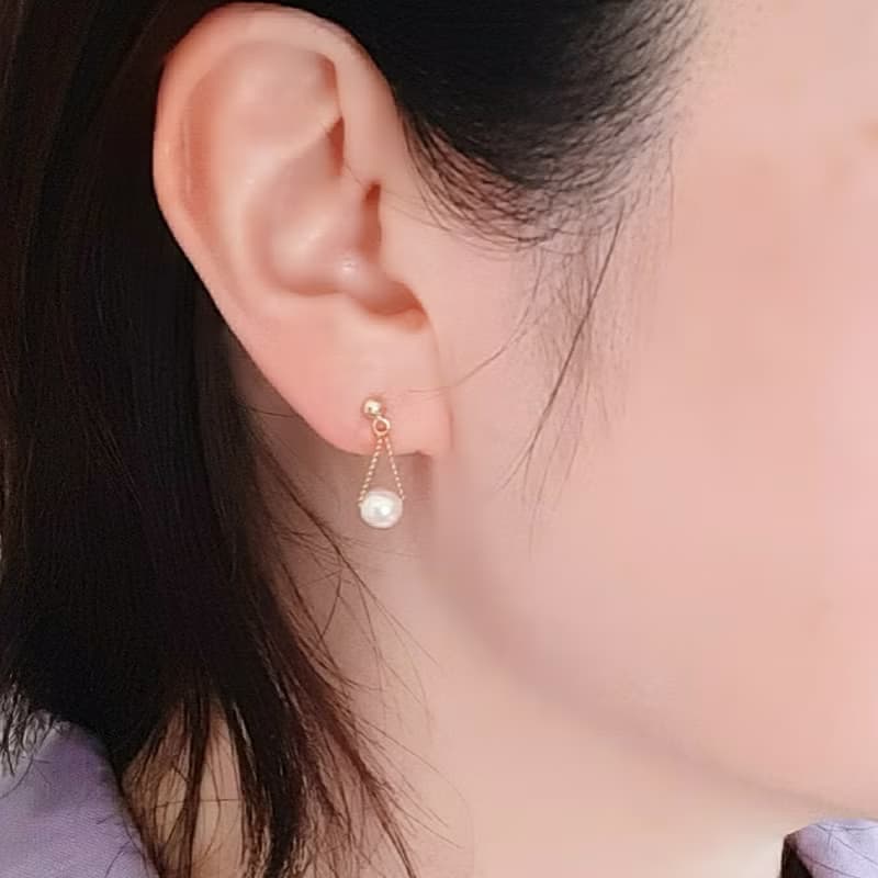 K18 デザインピアス あこや真珠 パールピアス あこやパール 日本の真珠 pearl earrings  珍珠耳環 珍珠耳环 진주귀걸이