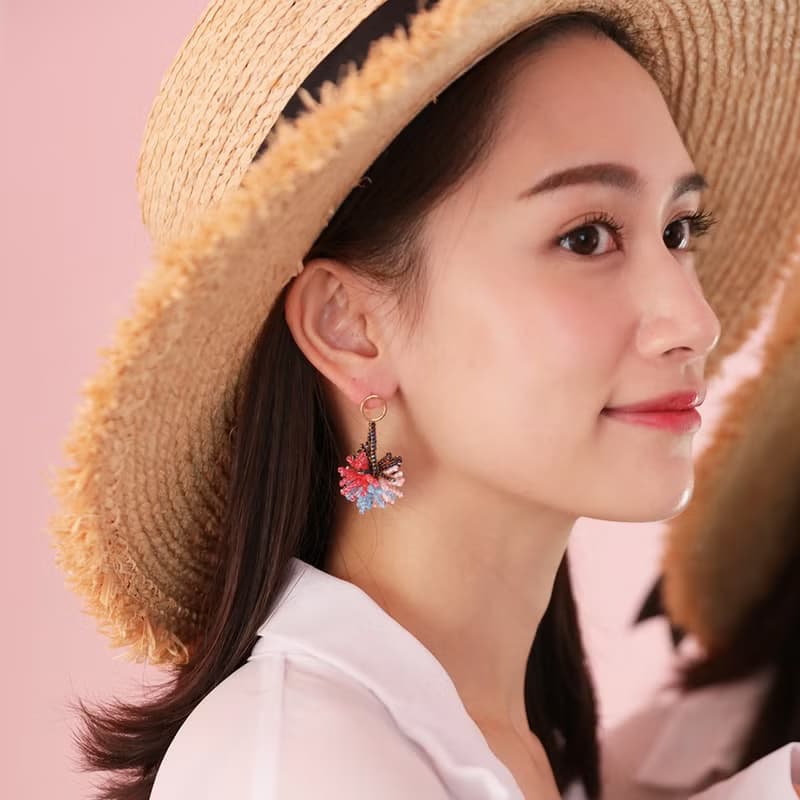 Pom-Pom 垂墜耳環 / 俏皮蓬蓬球、休閒渡假的最佳耳飾