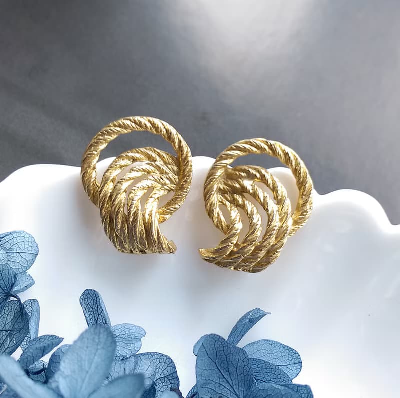Vintage Jewelry 西洋古董飾品 金色調 對稱 金繩索 針式耳環