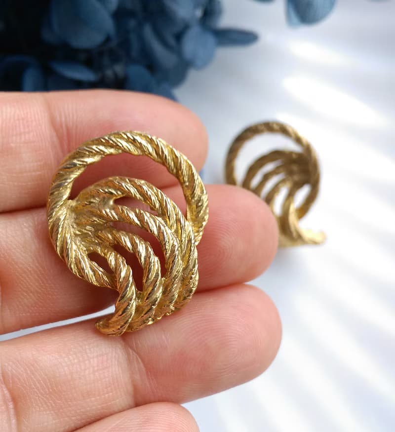 Vintage Jewelry 西洋古董飾品 金色調 對稱 金繩索 針式耳環