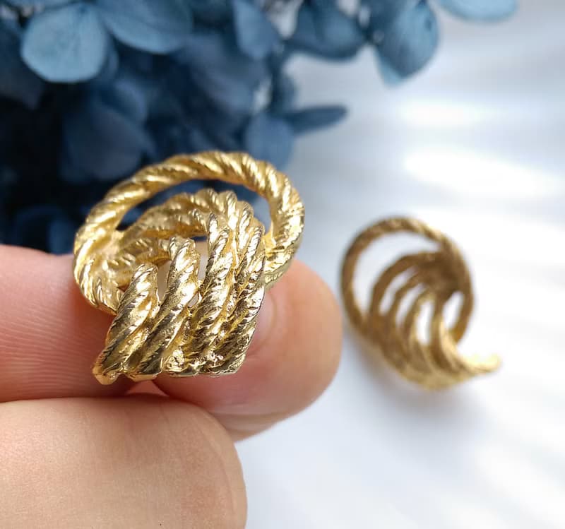 Vintage Jewelry 西洋古董飾品 金色調 對稱 金繩索 針式耳環