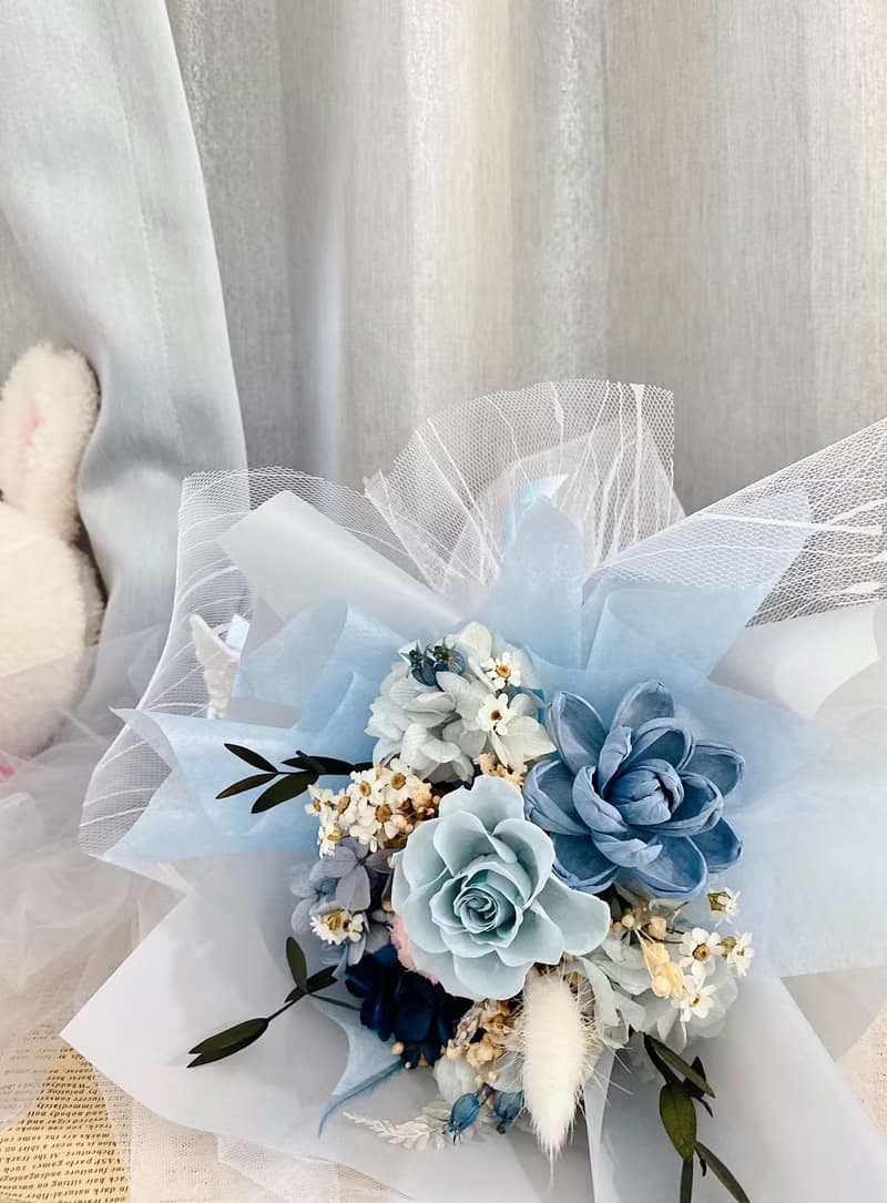 療癒天使藍 永生玫瑰網紗花束 生日花束 母親節花束 畢業花束