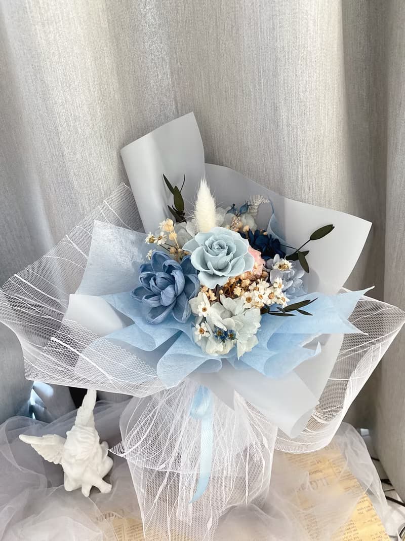 療癒天使藍 永生玫瑰網紗花束 生日花束 母親節花束 畢業花束