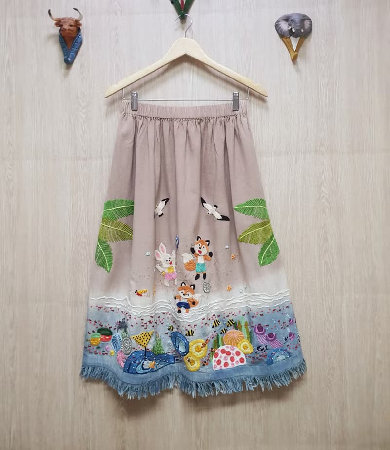 手繡裙 棉布 花卉 兔子 蘑菇 雲朵 彩虹