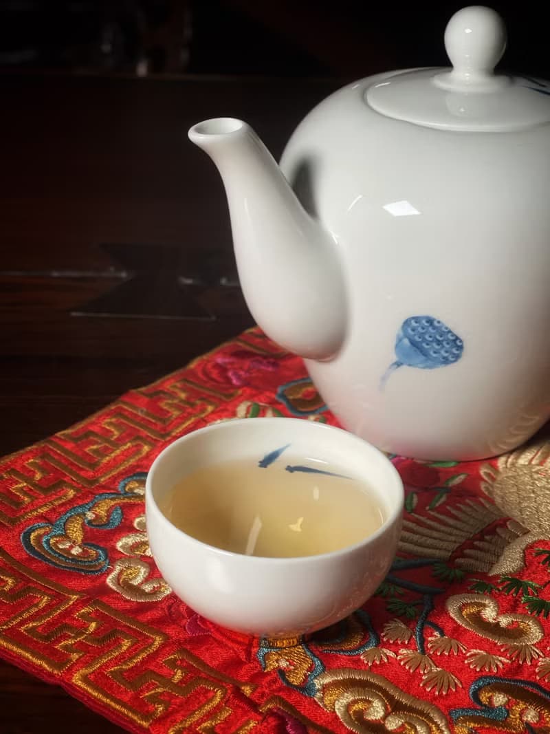 安知蓮之樂 貝瓷茶具組 (一壺二杯)