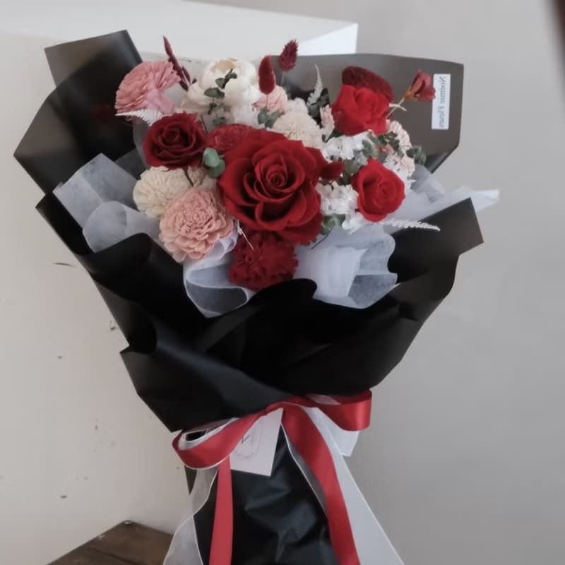 | 經典紅玫瑰永生花花束 |  生日花束/情人節花束