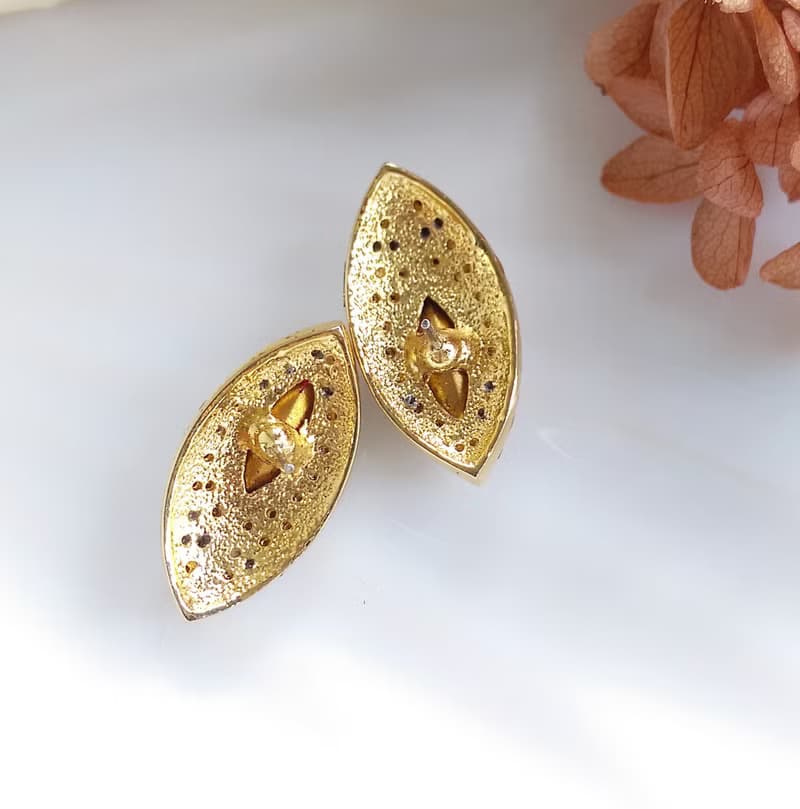 Vintage Jewelry 西洋古董飾品 氣質小奢華 精緻馬眼 針式耳環