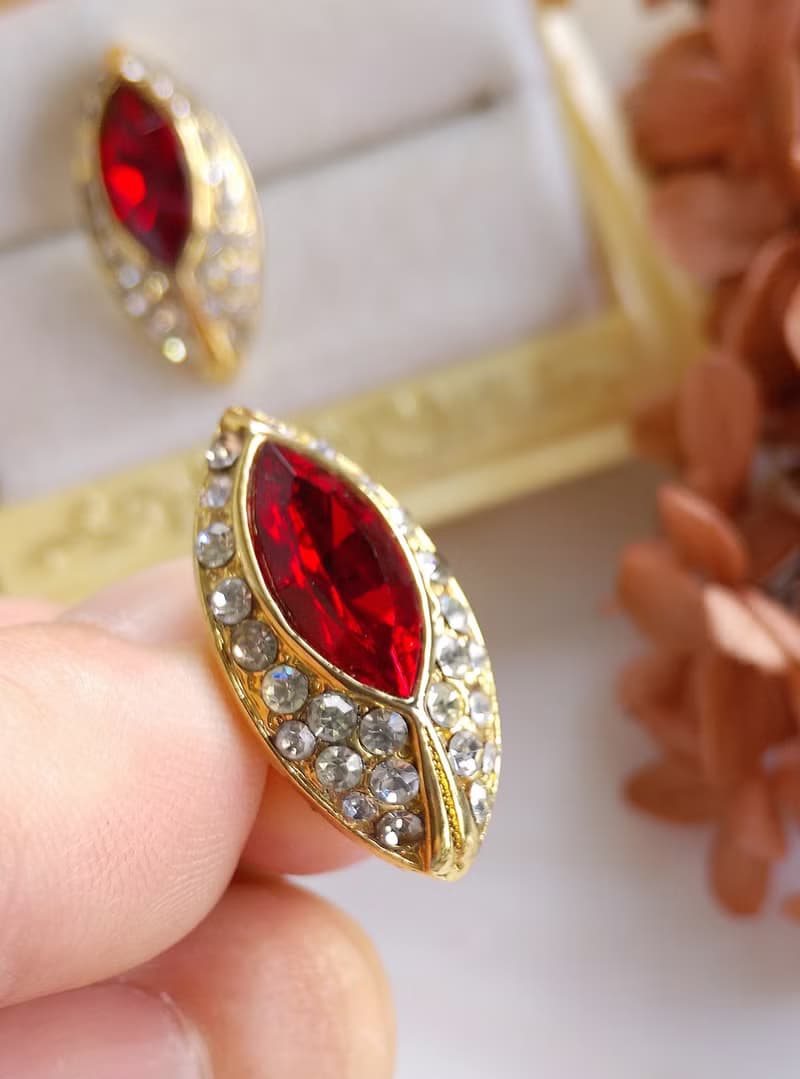 Vintage Jewelry 西洋古董飾品 氣質小奢華 精緻馬眼 針式耳環