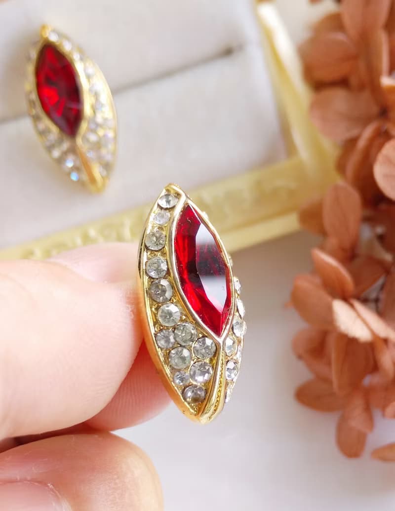 Vintage Jewelry 西洋古董飾品 氣質小奢華 精緻馬眼 針式耳環