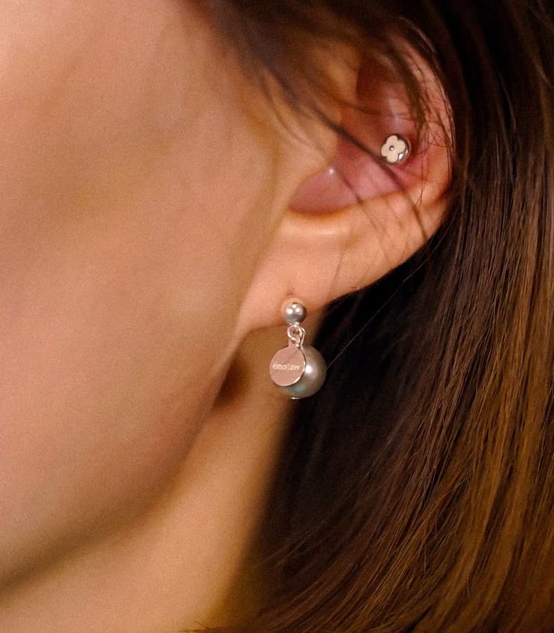 gray pearl earring 2