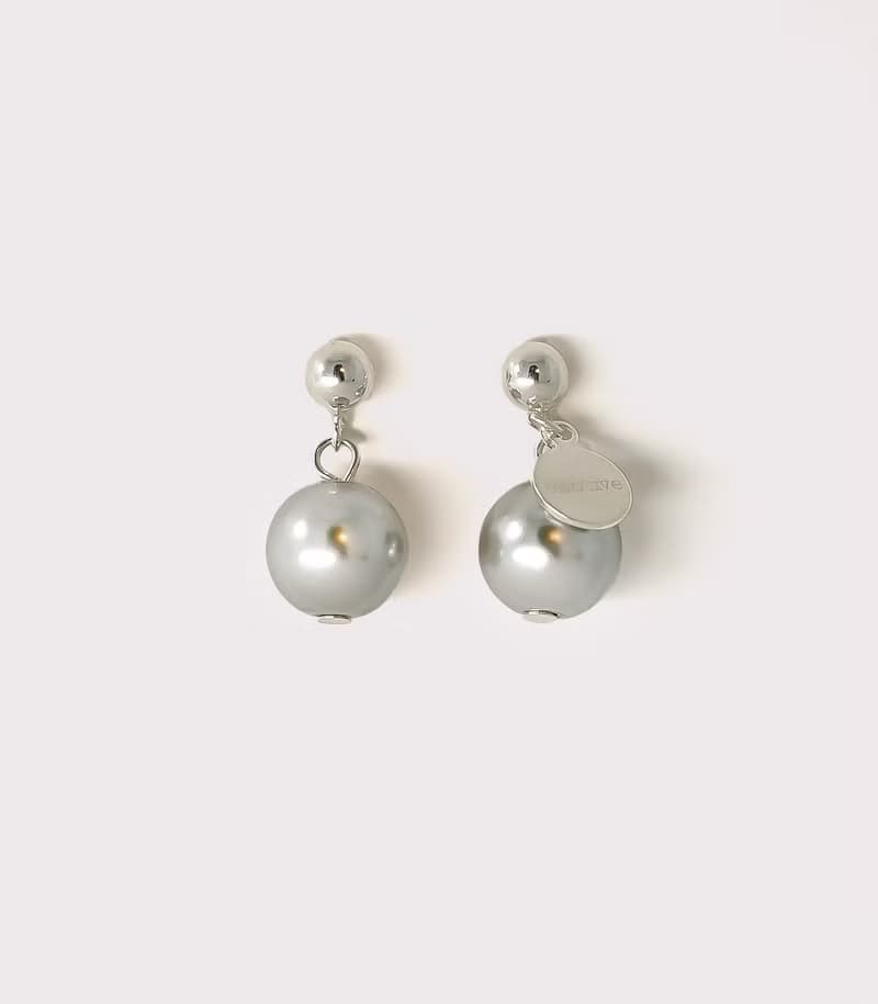 gray pearl earring 2