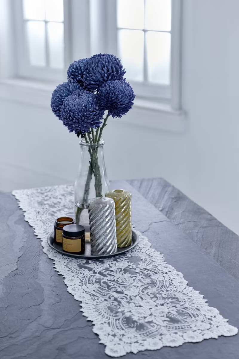 【禮盒禮物】唯美細骨亮片刺繡蕾絲桌巾-銀蔥象牙米