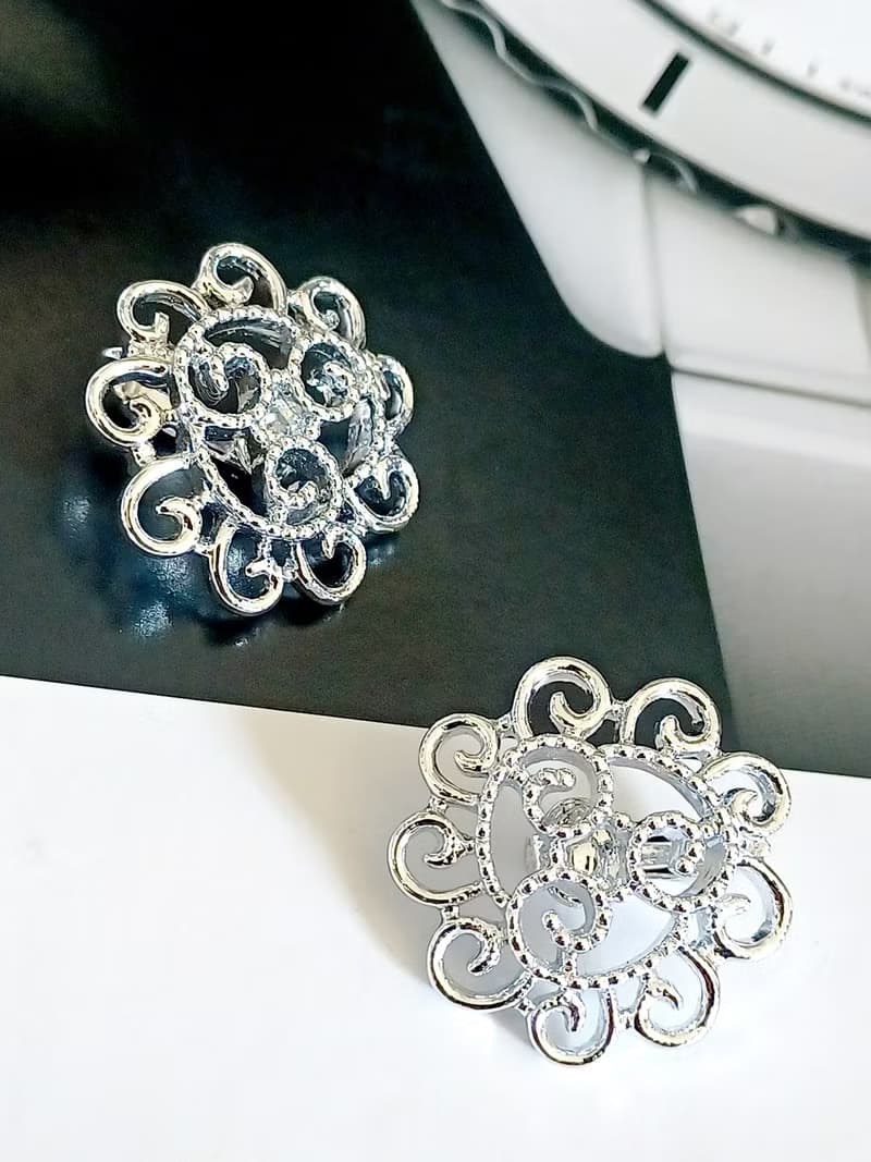 vintage jewelry SARAH COV 亮銀簍空雕花 夾式耳環