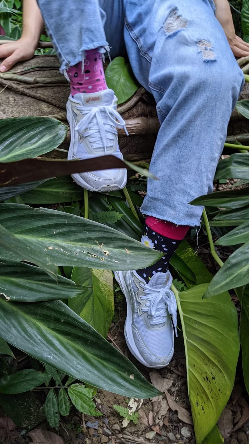 【紅肉火龍果花果襪】對稱/不對稱襪 暗夜裡的希望│愛的花火