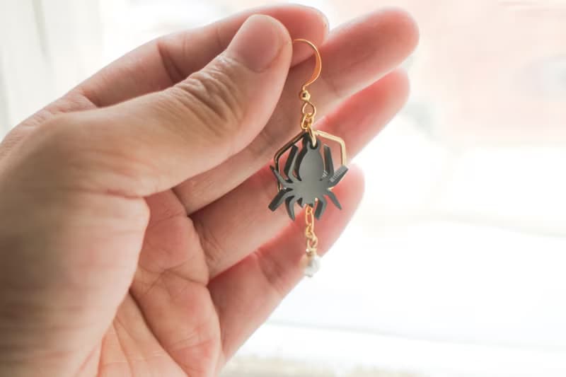 偷珍珠的蜘蛛∣原創設計垂墜【耳環 / 耳夾】－萬聖節