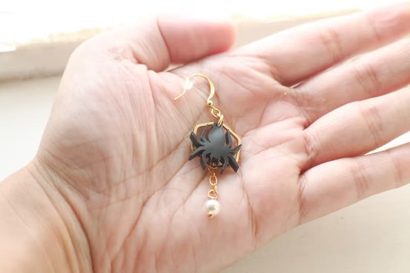 偷珍珠的蜘蛛∣原創設計垂墜【耳環 / 耳夾】－萬聖節