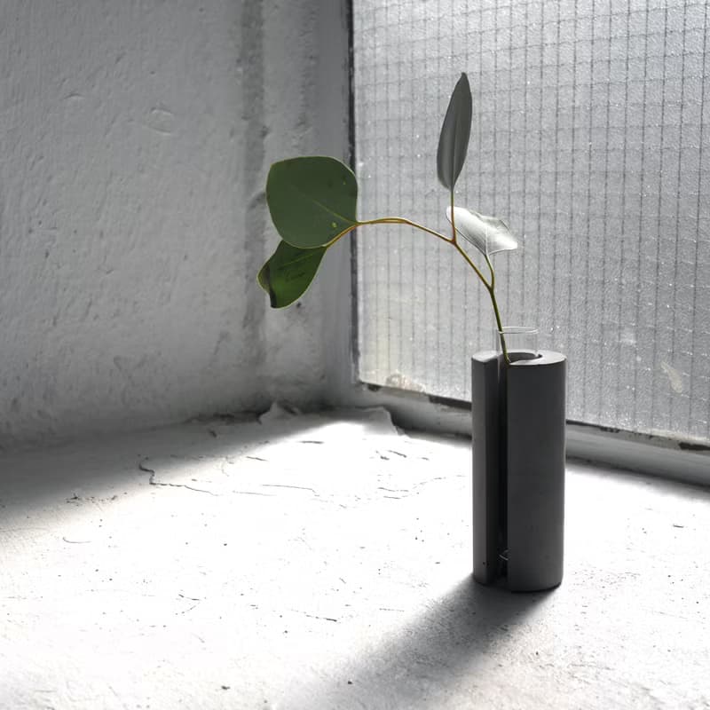 水泥花瓶 | 圓形 | 連試管 | 淺灰色 及 深灰色 | 可放乾花或鮮花