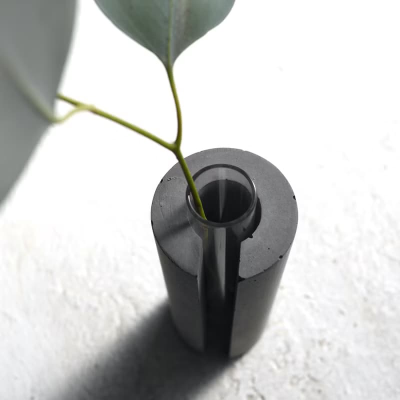 水泥花瓶 | 圓形 | 連試管 | 淺灰色 及 深灰色 | 可放乾花或鮮花