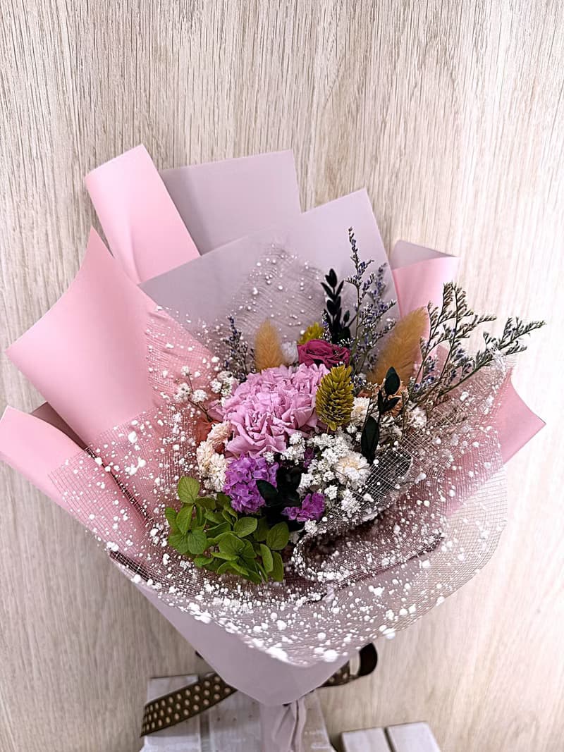 母親節主題花卉 永生康乃馨花束-灰粉系