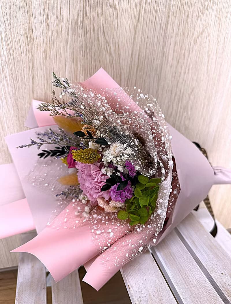 母親節主題花卉 永生康乃馨花束-灰粉系