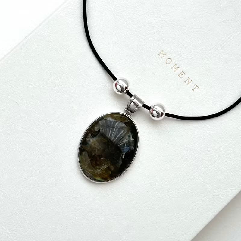 【守護愛情】拉長石復古橢型鍍銀繩項鏈 睡眠質素 提高洞察創造力