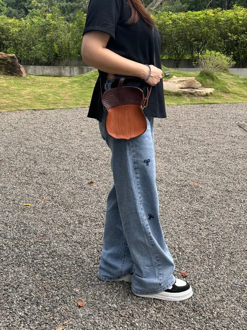 超可愛的松果栗子 純牛皮斜背包