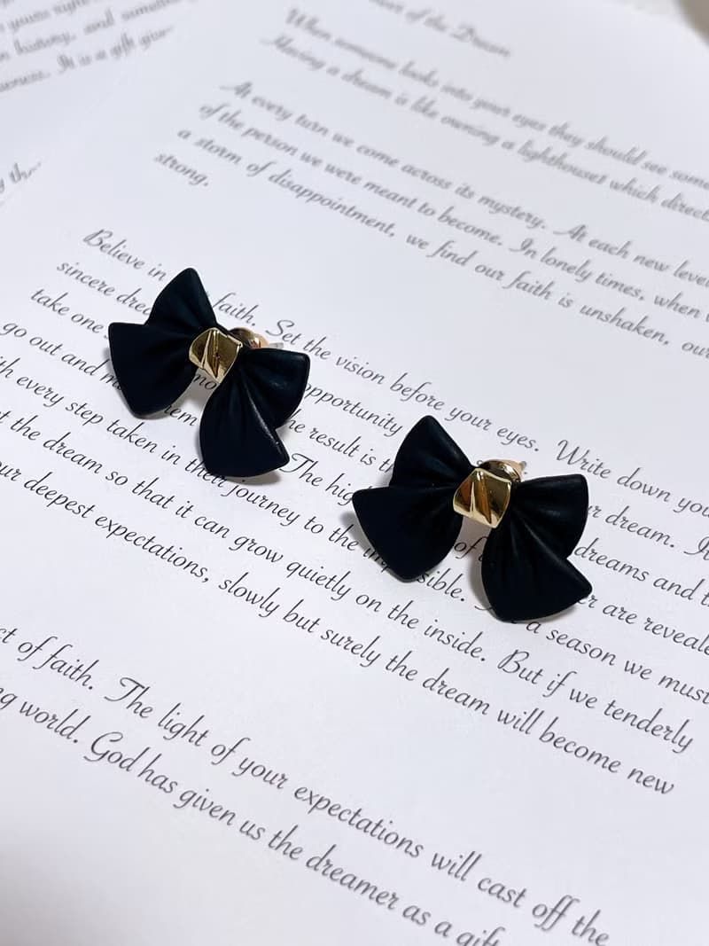 yitiart 蝴蝶結針式 夾式耳環 似顏繪 情人節禮物 約會 韓系