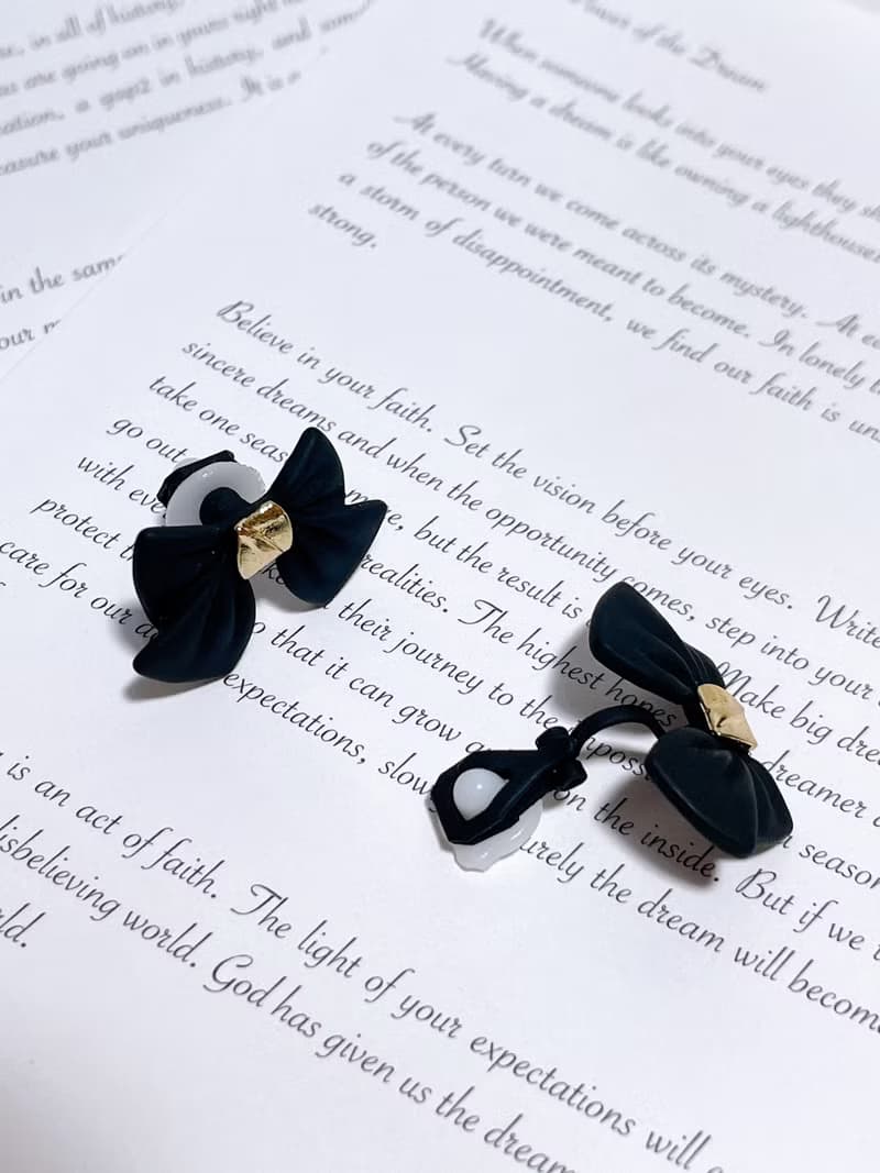 yitiart 蝴蝶結針式 夾式耳環 似顏繪 情人節禮物 約會 韓系