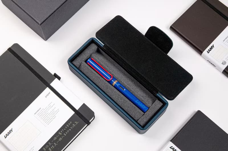 【雷雕免費刻字】LAMY 皮革筆盒 / SAFARI 系列 - 限量 藍紅
