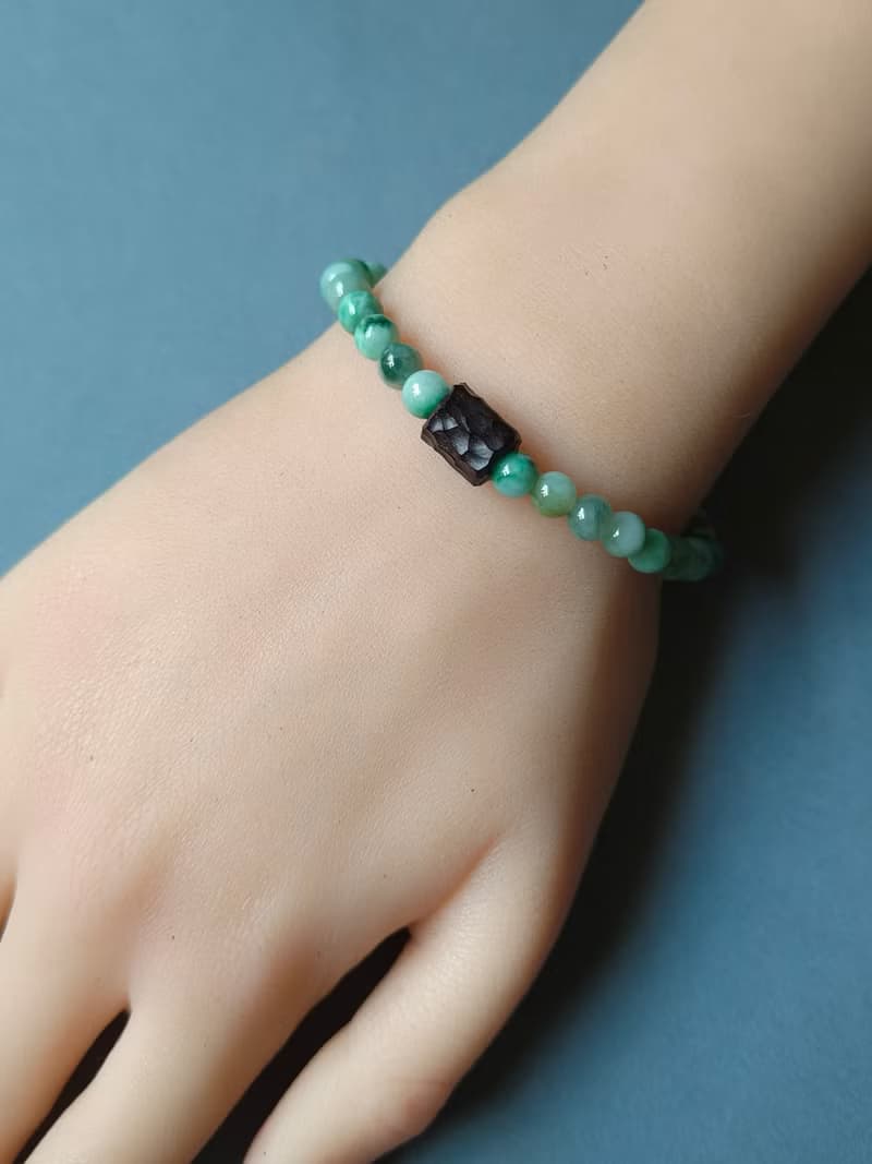 天然緬甸綠飄花翡翠圓珠 檀木珠手串手鍊