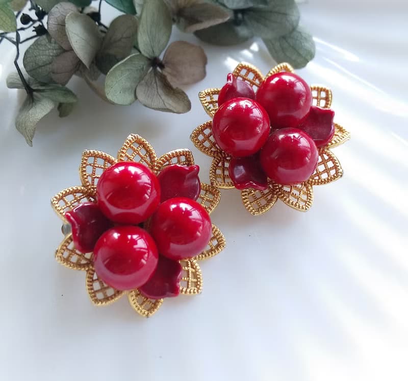 Vintage Jewelry 西洋古董飾品 立體紅果子 珠花 夾式耳環