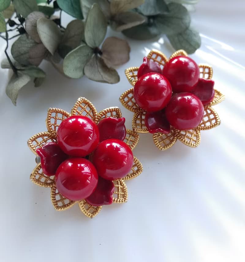 Vintage Jewelry 西洋古董飾品 立體紅果子 珠花 夾式耳環