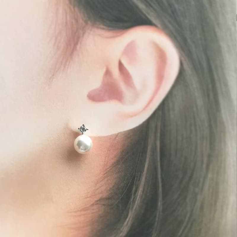 ホワイトクリスタルパールとジルコニアのノンホールピアスClip on Earring