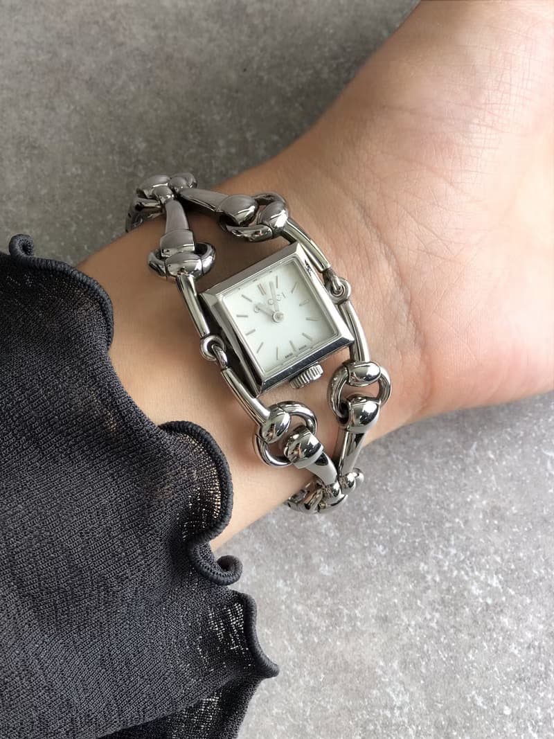 【 日本直送　名牌中古包 】GUCCI グッチ 腕時計 シルバー シニョーリア ステンレススチール クウォーツ vintage ヴィンテージ 2vifvk