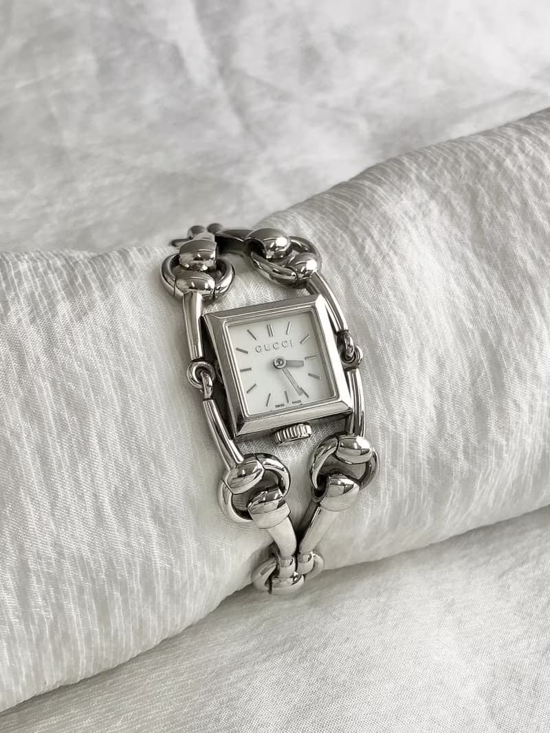 【 日本直送　名牌中古包 】GUCCI グッチ 腕時計 シルバー シニョーリア ステンレススチール クウォーツ vintage ヴィンテージ 2vifvk