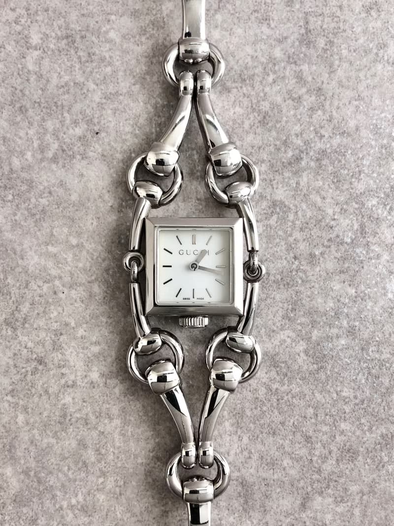 【 日本直送　名牌中古包 】GUCCI グッチ 腕時計 シルバー シニョーリア ステンレススチール クウォーツ vintage ヴィンテージ 2vifvk