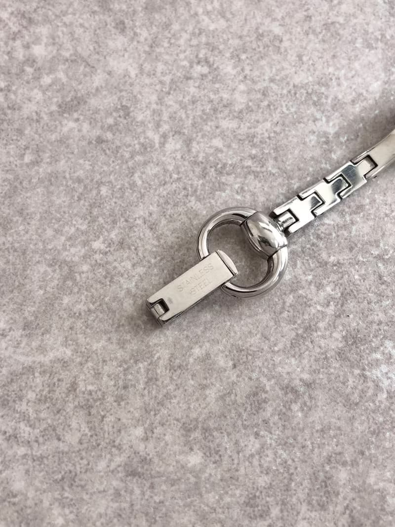 【 日本直送　名牌中古包 】GUCCI グッチ 腕時計 シルバー シニョーリア ステンレススチール クウォーツ vintage ヴィンテージ 2vifvk