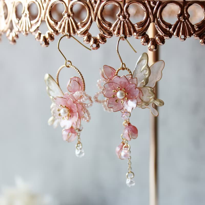 【粉櫻與蝶耳環】 不對稱耳環 櫻花 蝴蝶 耳環 耳夾