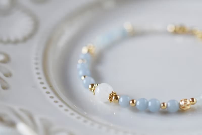 湛空。天使石 月亮石 海藍寶 白月亮石 18K包金 水晶 手鍊