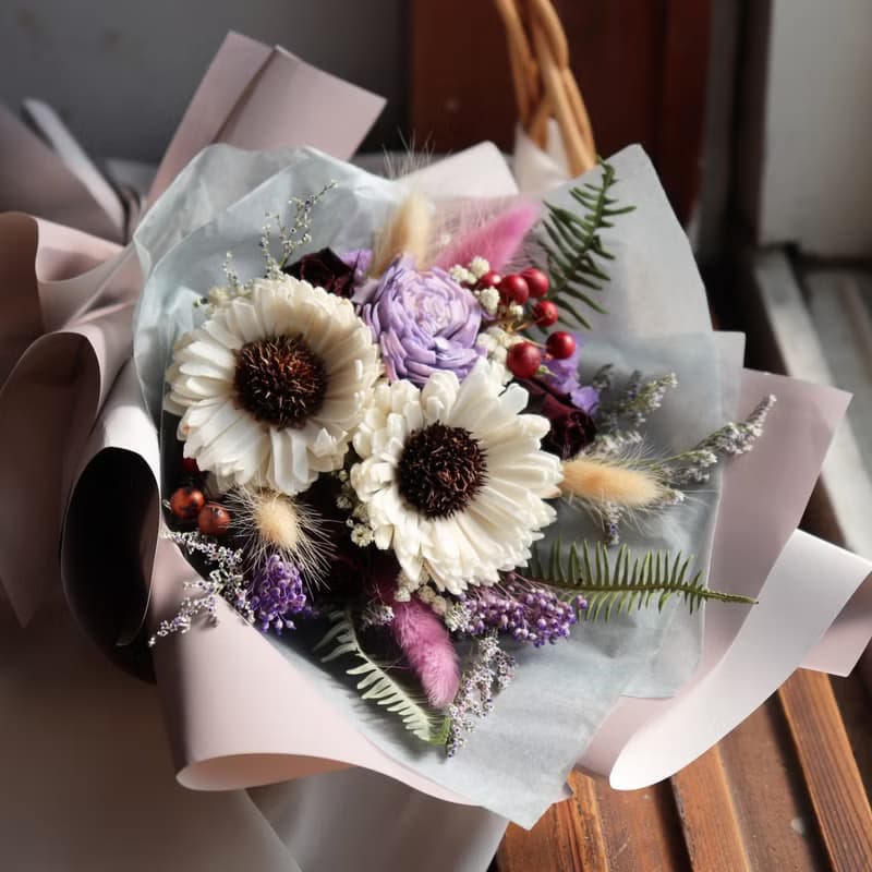 - 少女 -  白色 向日葵 索拉花 x 乾燥花 粉嫩系 情人節 畢業花束